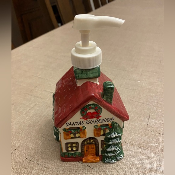 Vintage Allure Santa’s Workshop Ceramic Hand Lotion Soap Pump Dispenser - Picture 3 of 10